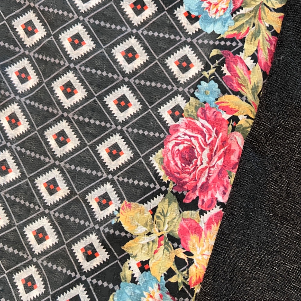 Floral top with open back - Picture 2 of 4